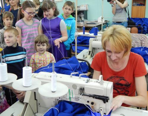Дети сотрудников посетили швейную фабрику ГК "Спецобъединение"